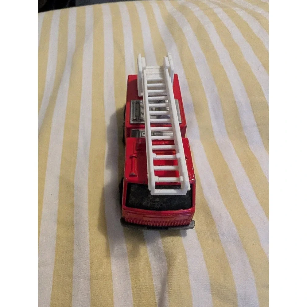 1992 Vintage Mini Tonka Metal and Plastic Fire Engine Ladder Truck Damaged
